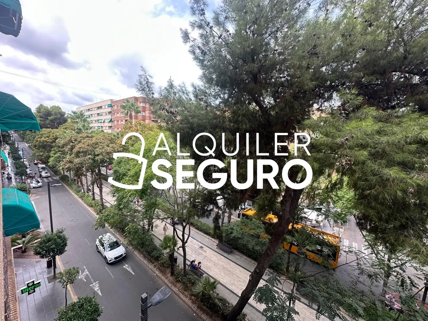 Exterior view of Flat for rent in Torrent  with Air Conditioner, Terrace and Furnished