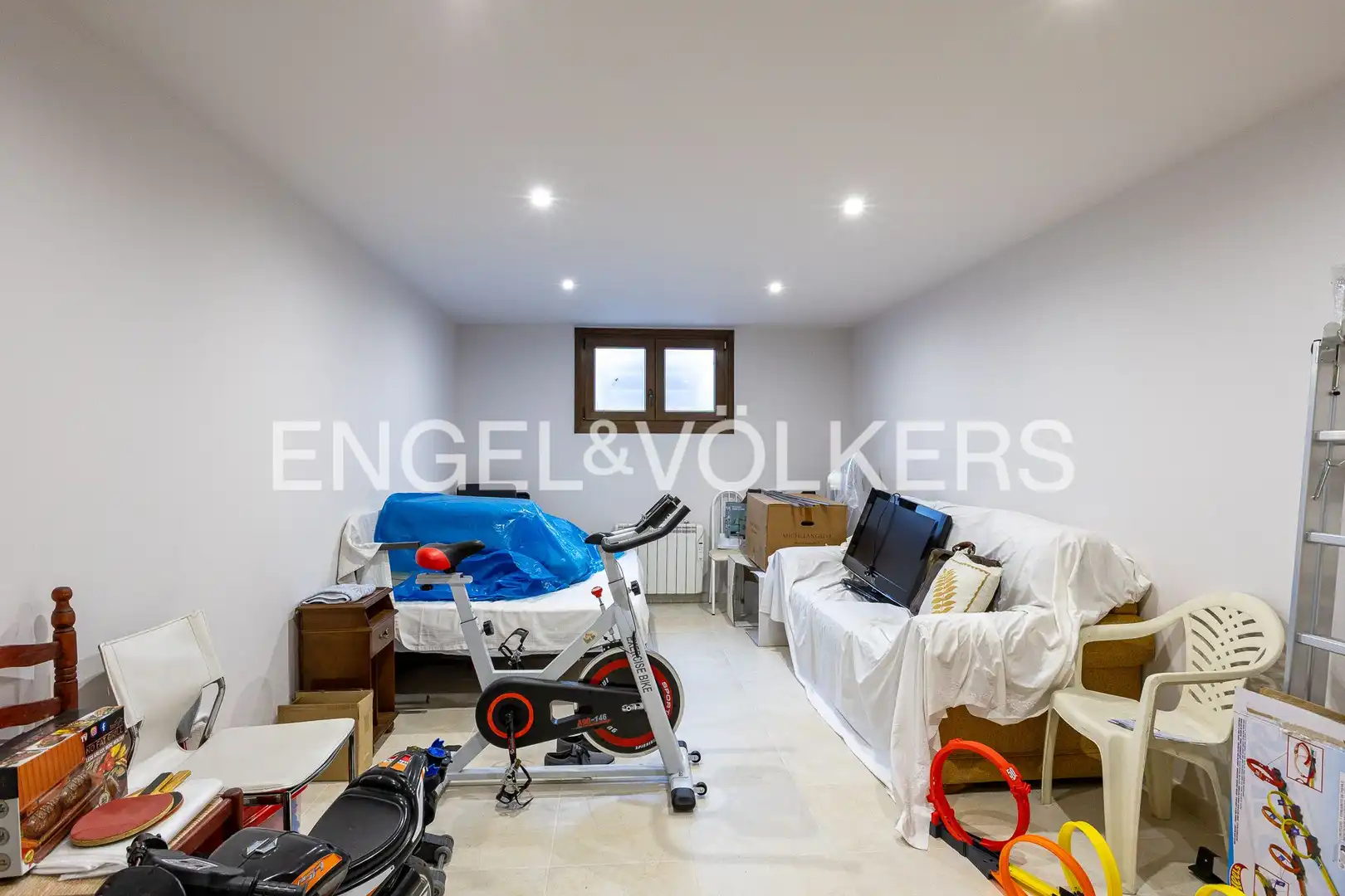 Einfamilien-Reihenhaus zum Verkauf in Majadahonda mit Klimaanlage, Heizung und Privatgarten
