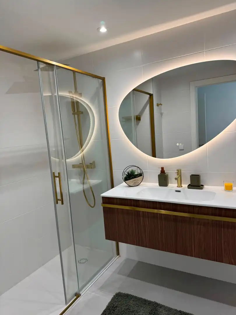 Bathroom of Apartments for rent in Marbella  with Air Conditioner, Heating and Terrace
