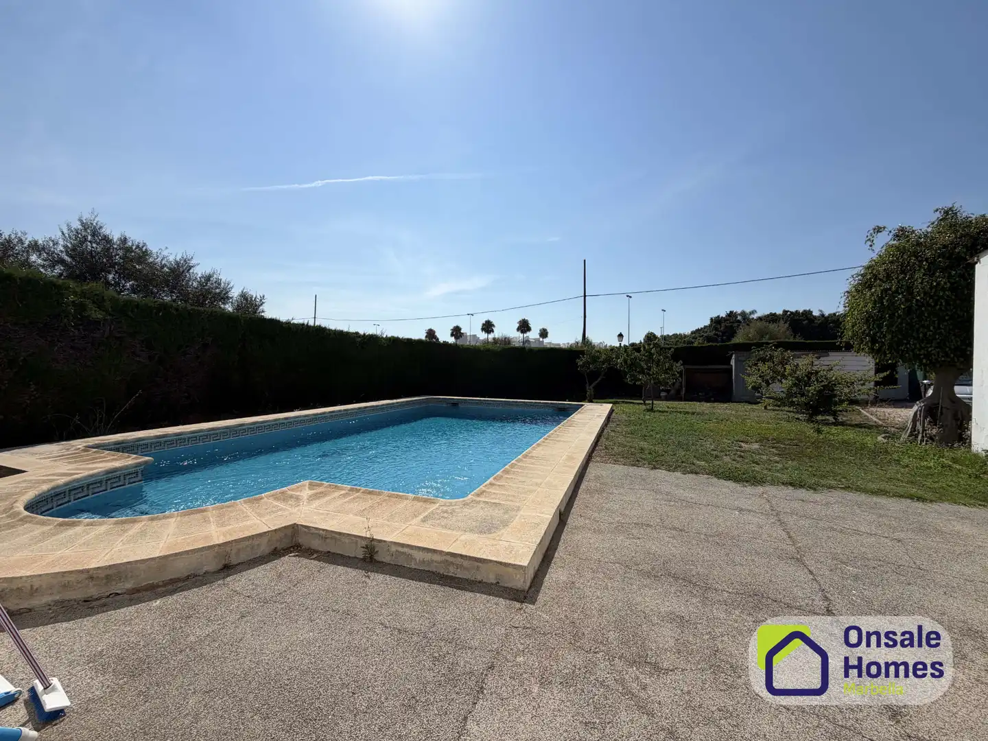 Piscina de Casa o xalet en venda en Estepona amb Jardí privat, Terrassa i Traster