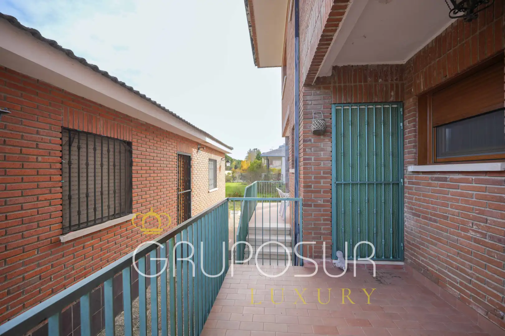 Vista exterior de Casa o xalet en venda en Valladolid amb Calefacció, Jardí privat i Terrassa