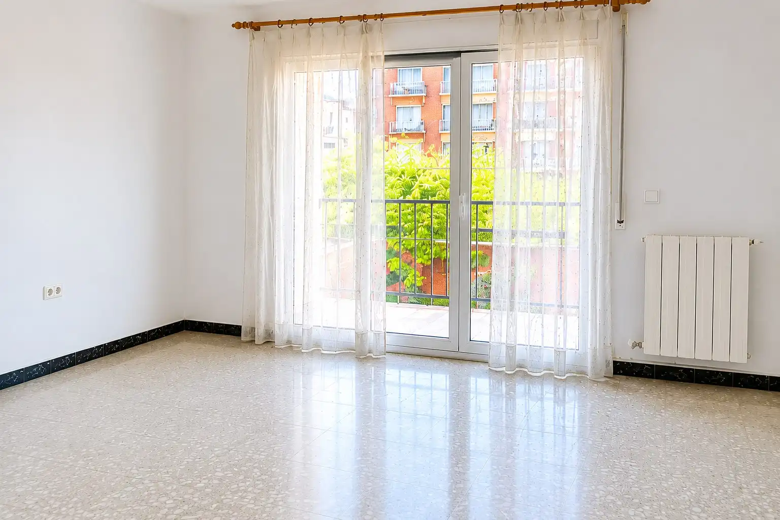 Sala de estar de Piso en venta en Vilanova del Camí con Calefacción y Balcón