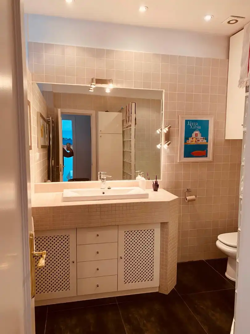 Bathroom of Flat for rent in Madrid  with Air Conditioner, Heating and Parquet flooring