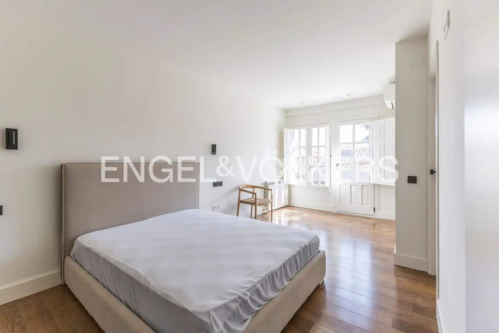 Dormitori de Casa o xalet de lloguer en Madrid amb Aire condicionat, Calefacció i Jardí privat