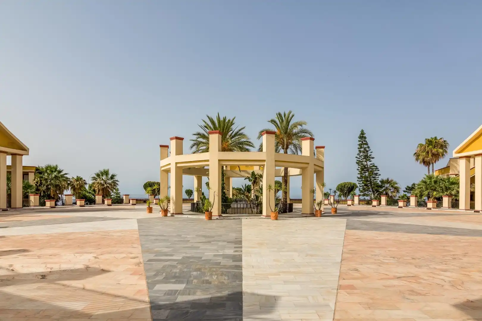 Flat for sale in Marbella  with Air Conditioner, Heating and Private garden