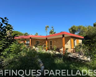 Vista exterior de Casa o xalet en venda en Sant Pere de Ribes amb Terrassa i Piscina