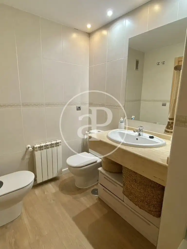 Baño de Piso en venta en Alicante / Alacant con Aire acondicionado, Calefacción y Terraza