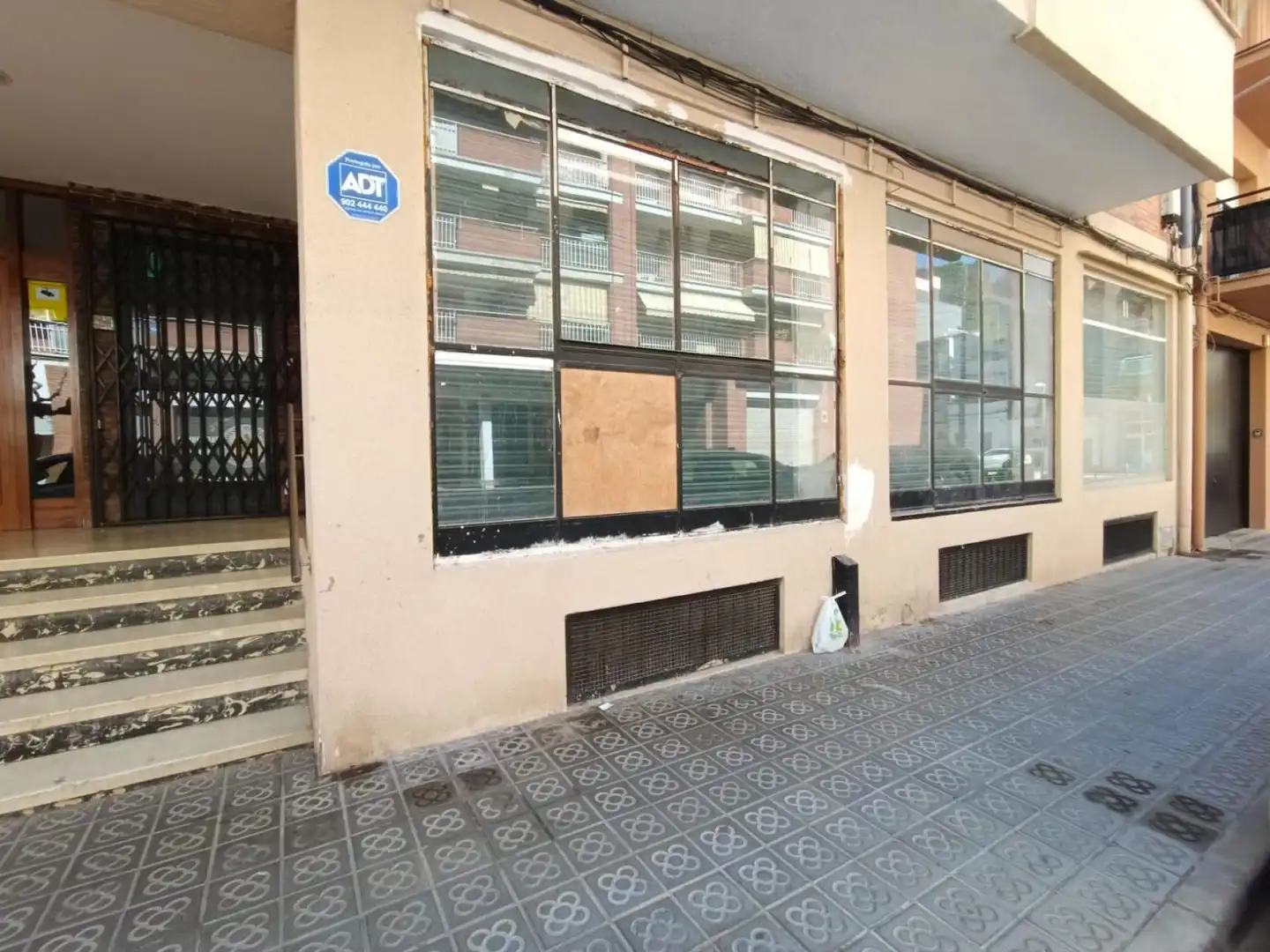 Vista exterior de Local de alquiler en Arenys de Mar