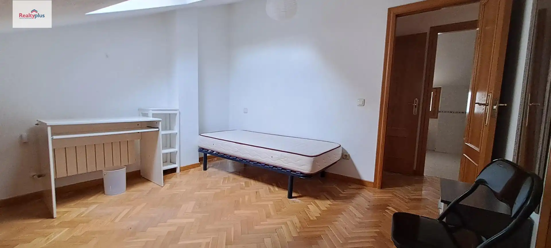 Habitación de Dúplex de alquiler en Segovia con Amueblado y Balcón