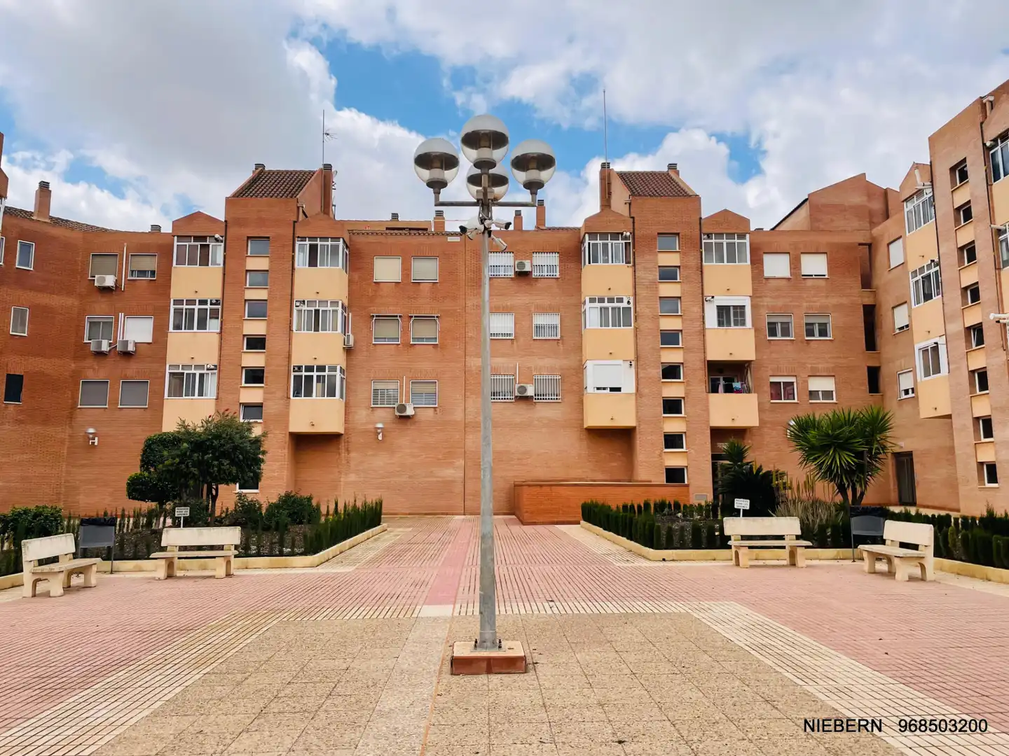 Flat with terrace to rent in Avenida de Venecia, imagen 48