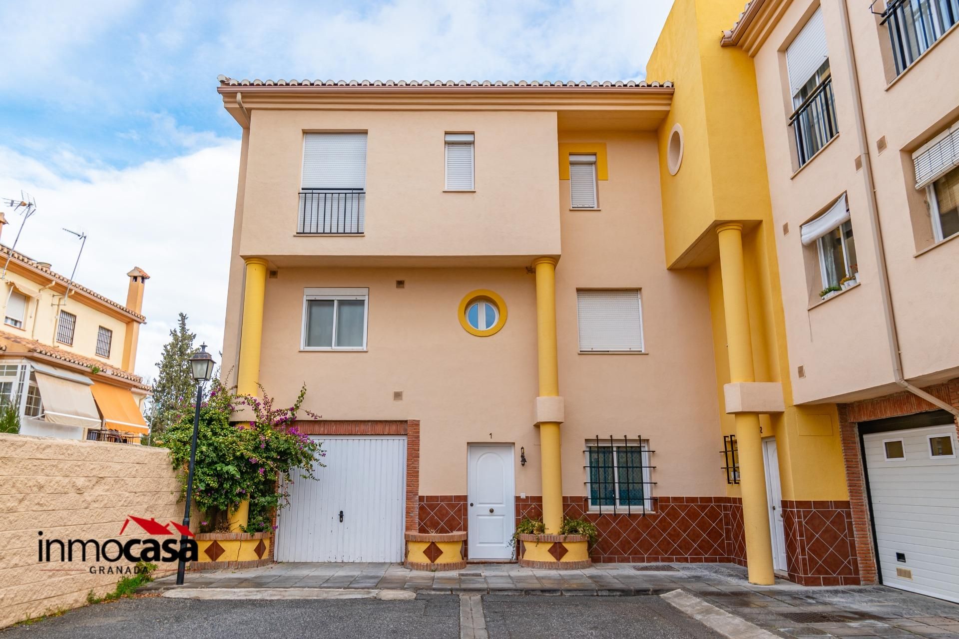 Exterior view of Single-family semi-detached for sale in Ogíjares  with Heating, Parquet flooring and Terrace