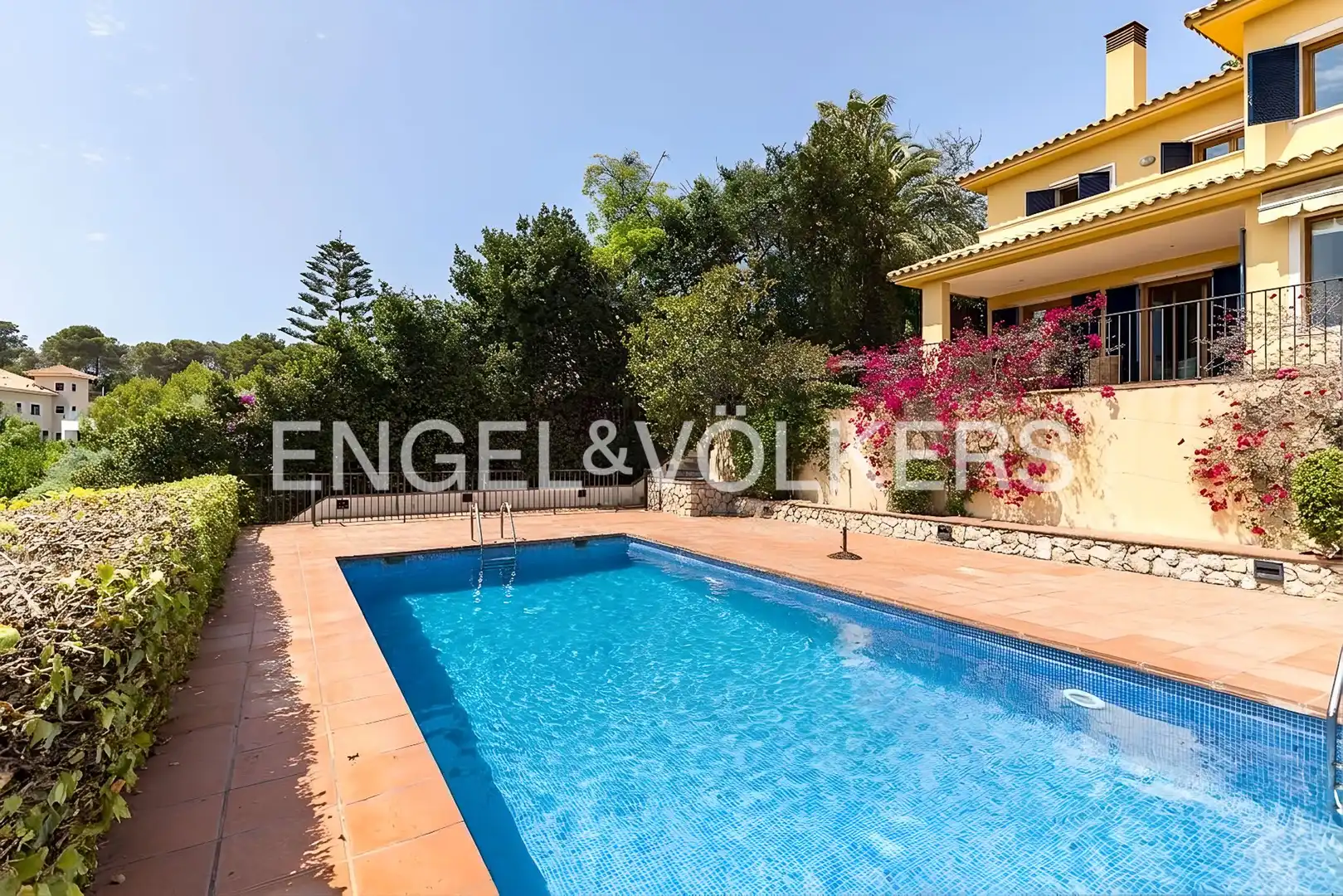 Swimming pool of Houses for sale in Sitges  with Air Conditioner, Heating and Private garden