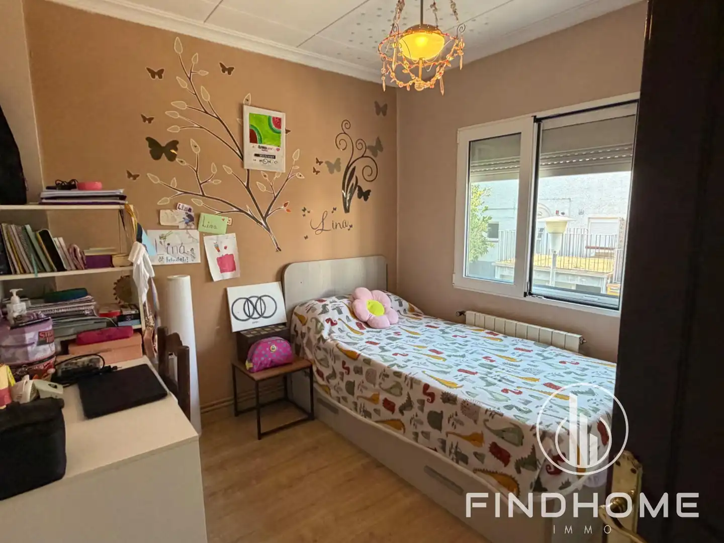 Habitación de Casa adosada en venta en Olot con Calefacción y Trastero