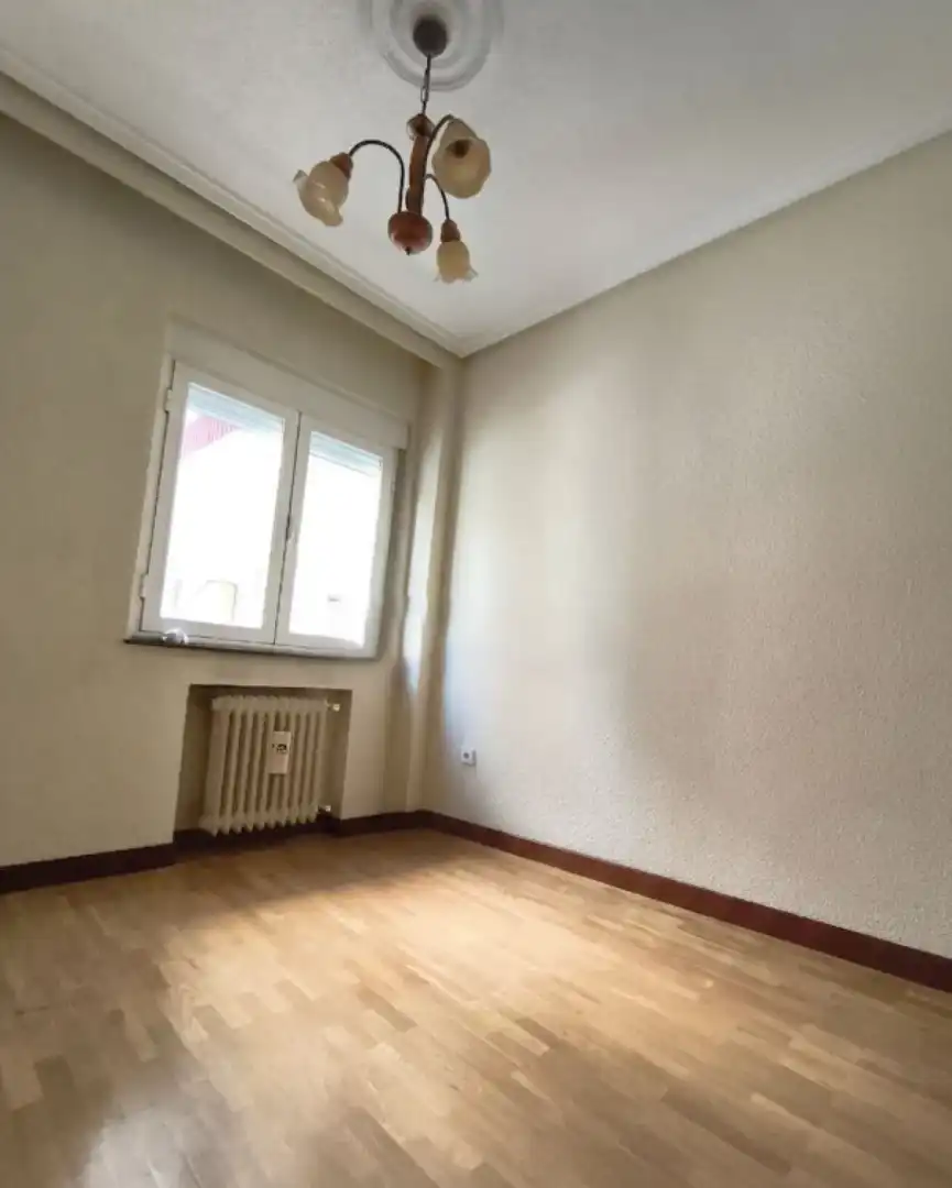 Bedroom of Flat for sale in Salamanca  with Heating and Parquet flooring