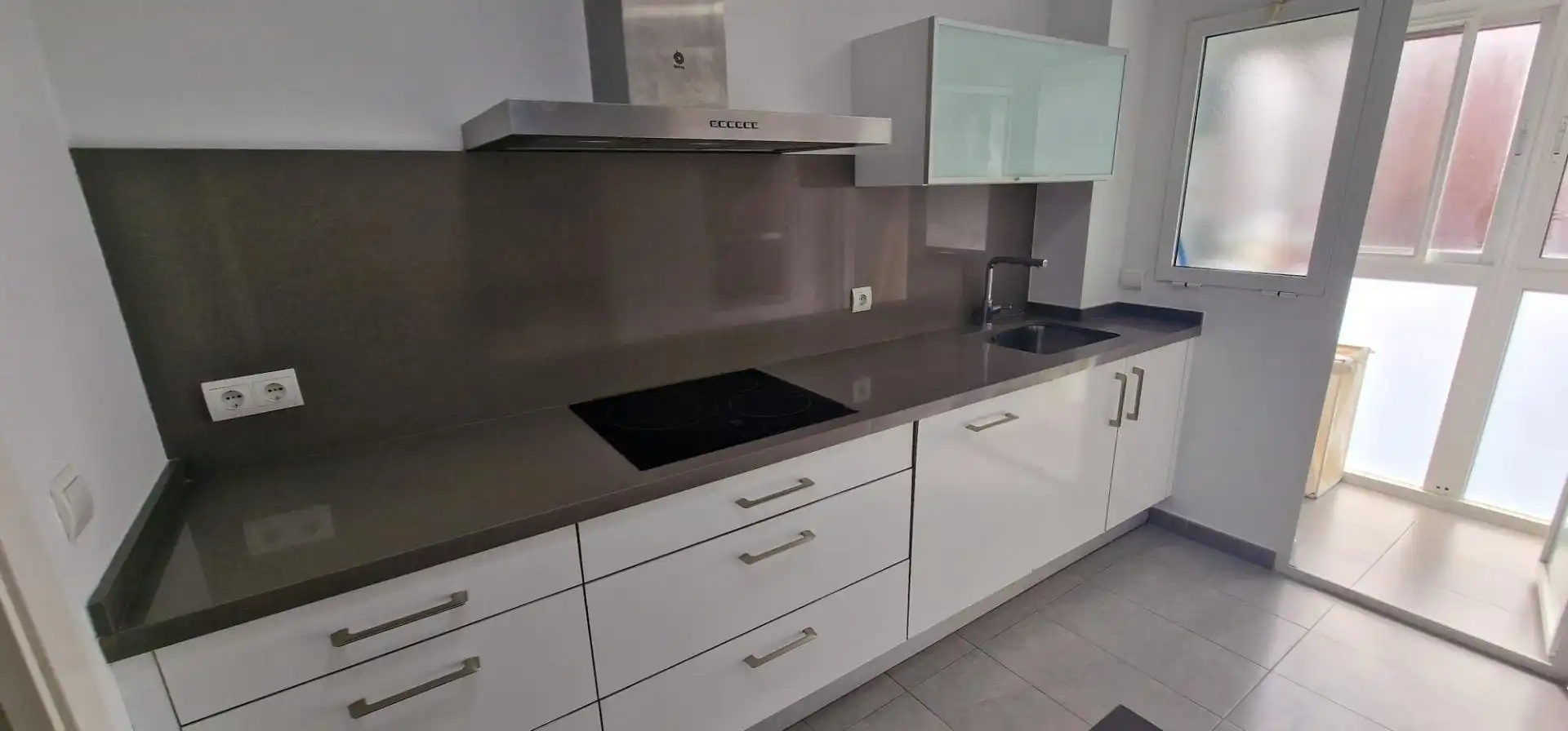 Kitchen of Flat for rent in Mislata  with Air Conditioner and Balcony