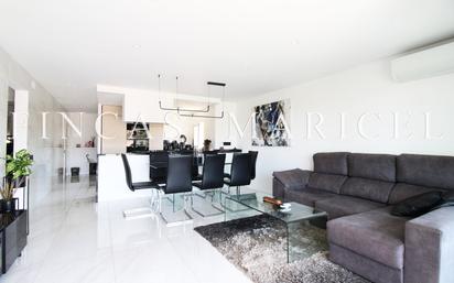 Living room of Flat for sale in Sitges  with Air Conditioner, Heating and Terrace