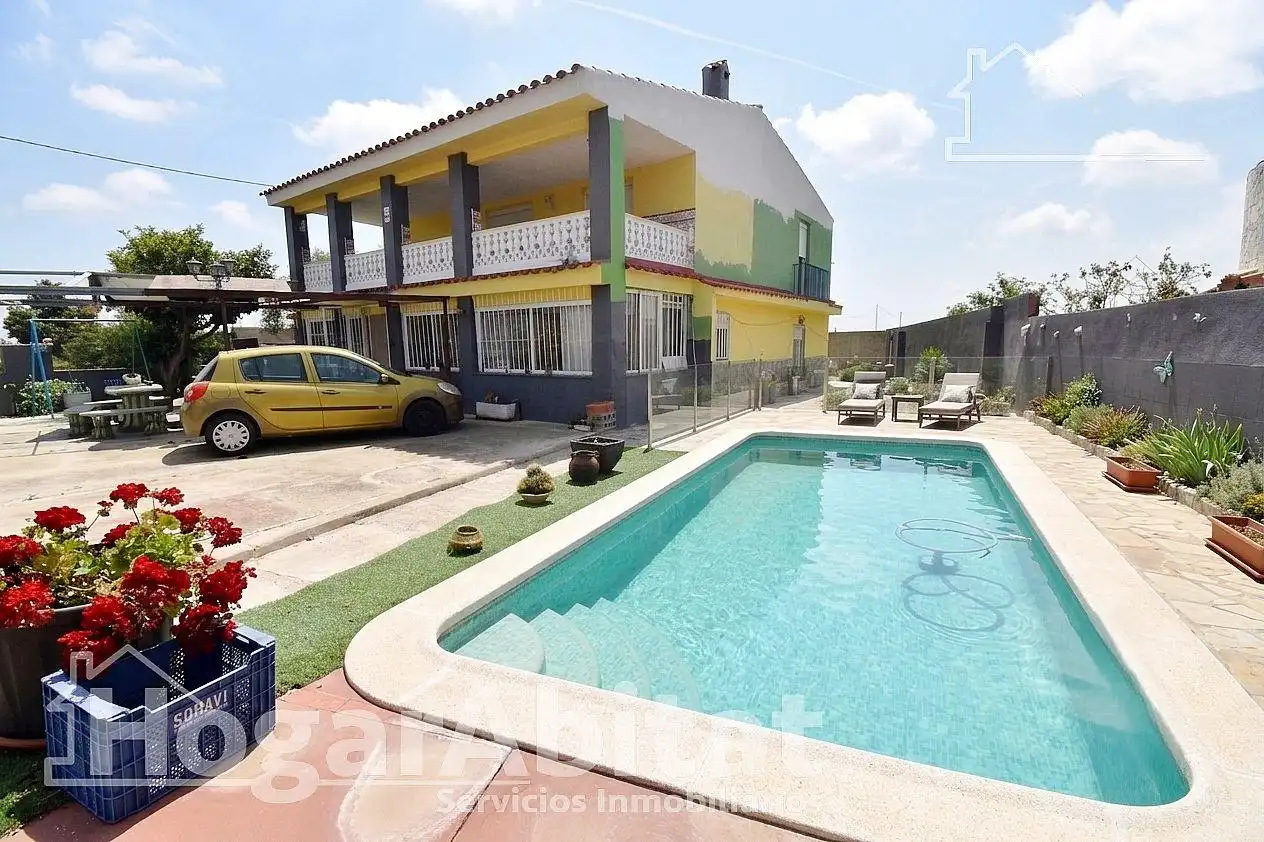 Vista exterior de Casa o xalet en venda en Vila-real amb Jardí privat, Terrassa i Traster