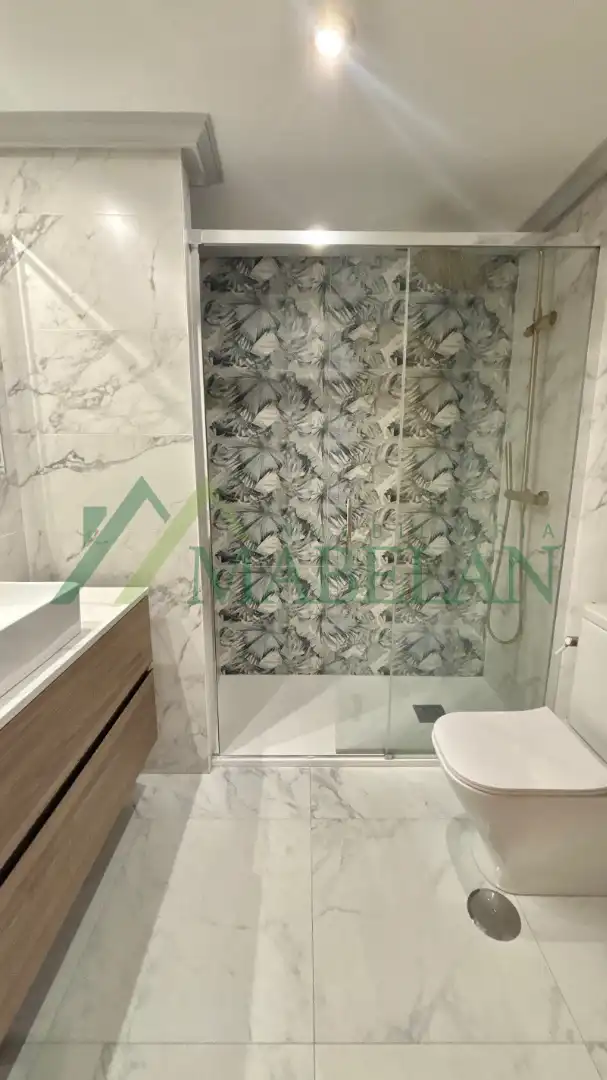 Badezimmer von Dachboden zum Verkauf in Las Rozas de Madrid mit Klimaanlage, Heizung und Parkett