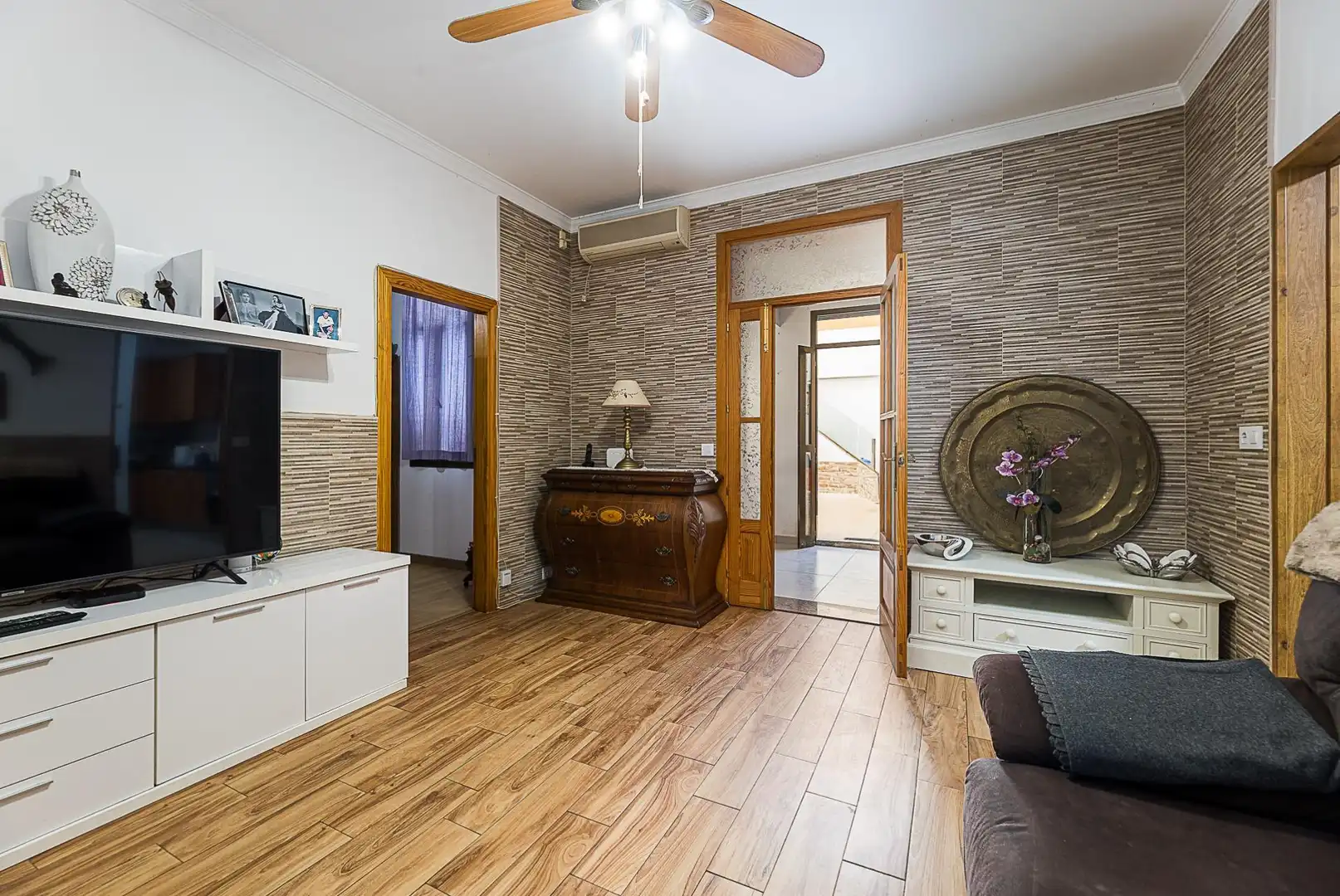 Wohnzimmer von Erdgeschoss zum Verkauf in  Palma de Mallorca mit Klimaanlage, Terrasse und Abstellraum