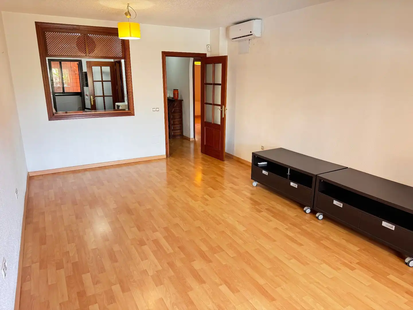 Sala d'estar de Apartament en venda en Roquetas de Mar amb Aire condicionat, Terrassa i Piscina comunitària