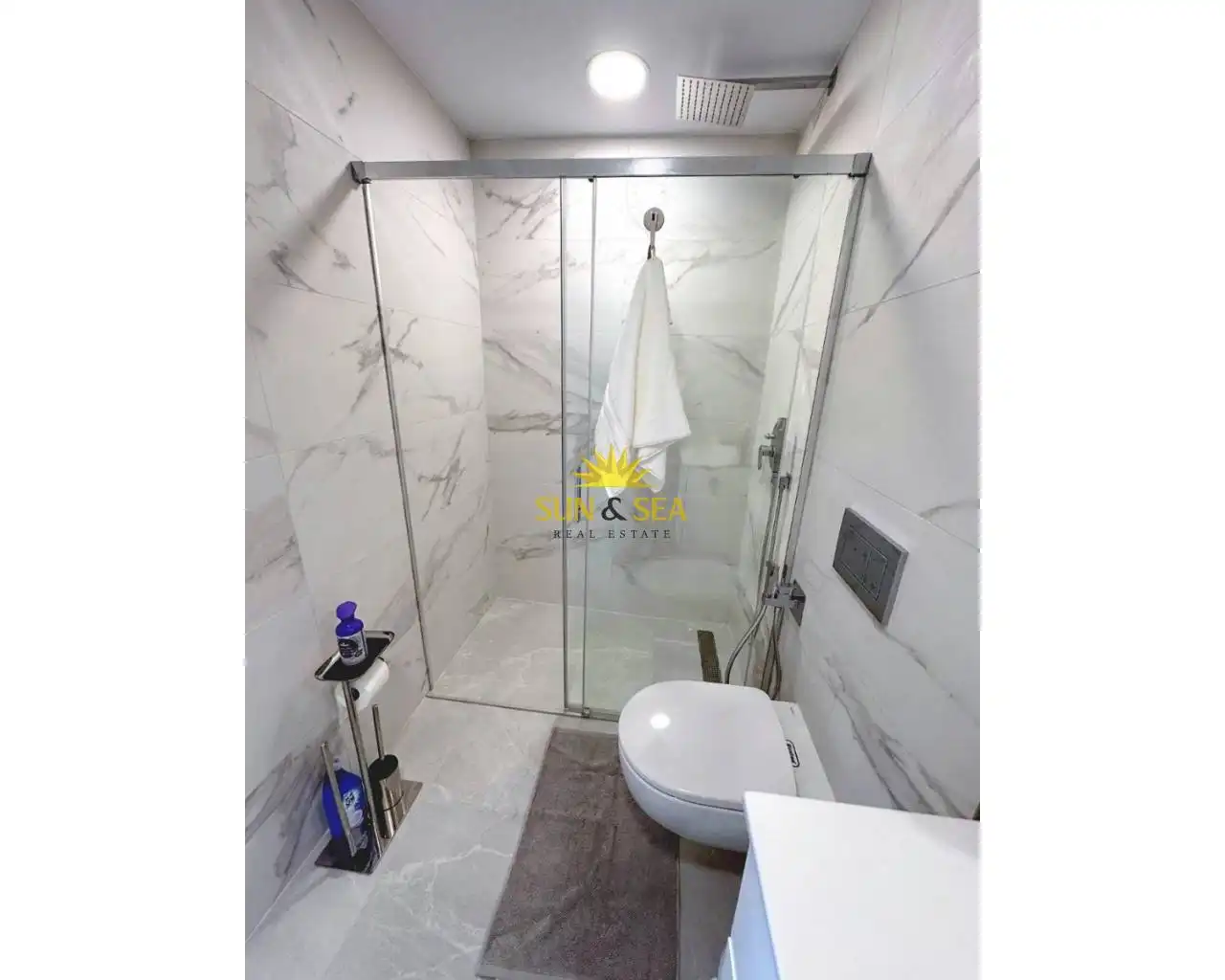 Baño de Planta baja de alquiler en Finestrat con Aire acondicionado, Calefacción y Terraza