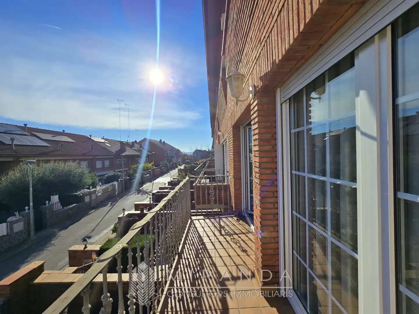Vista exterior de Casa adosada en venta en Canovelles con Aire acondicionado, Calefacción y Terraza