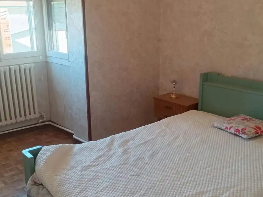 Schlafzimmer von Wohnung zur Miete in Falces mit Möbliert, Ofen und Waschmaschine