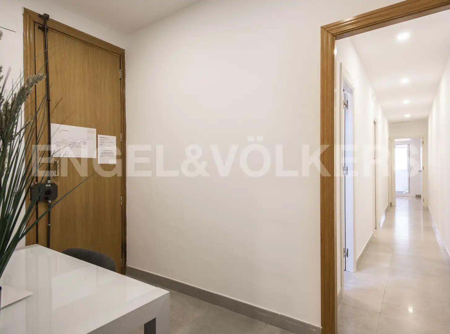 Wohnung zum Verkauf in Barcelona mit Klimaanlage, Heizung und Möbliert