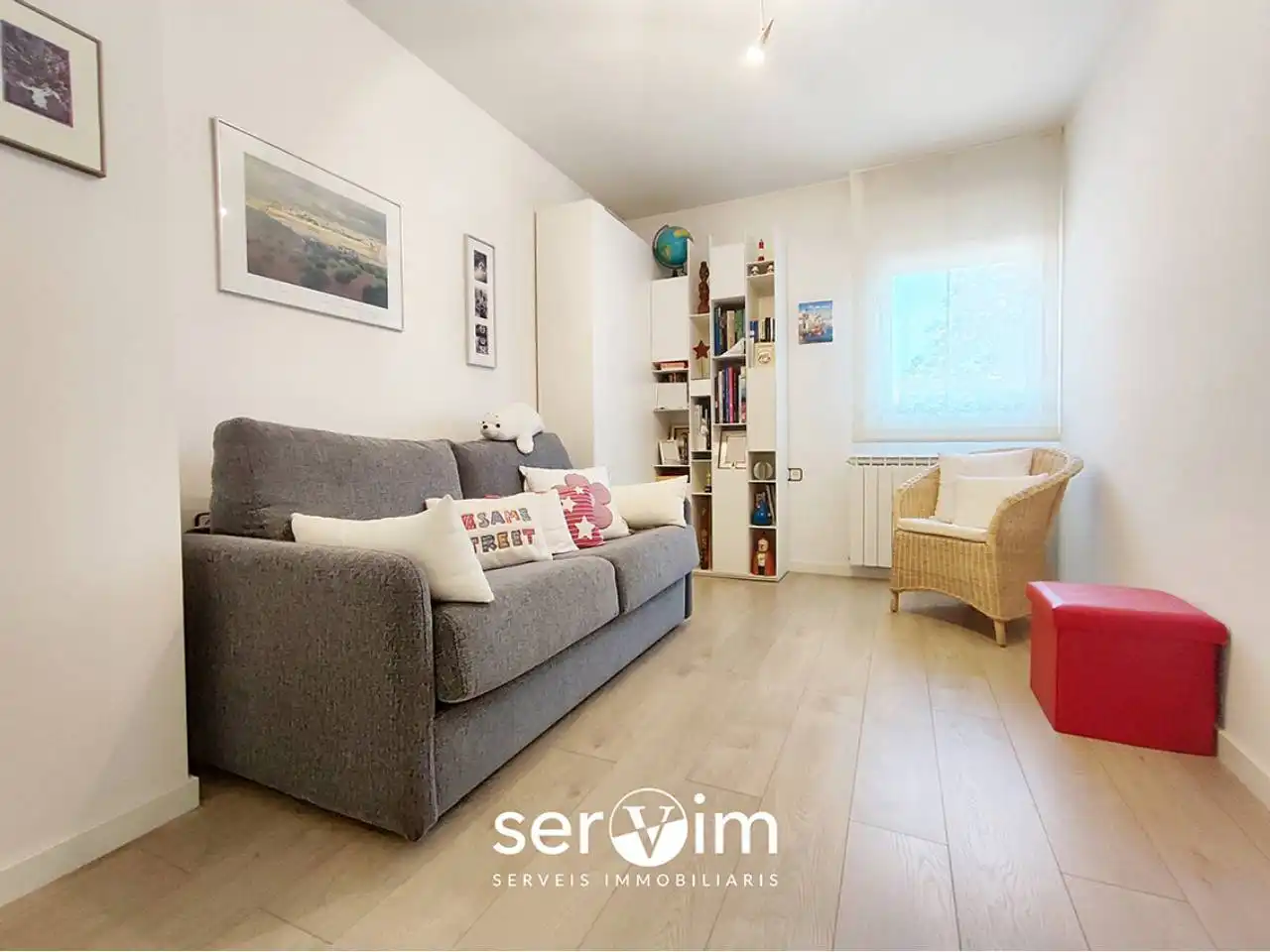 Sala de estar de Casa adosada en venta en Girona con Aire acondicionado, Calefacción y Jardín privado