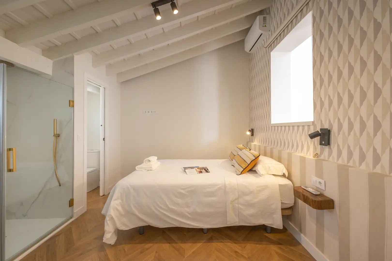 Bedroom of Flat for rent in Sevilla  with Air Conditioner and Terrace