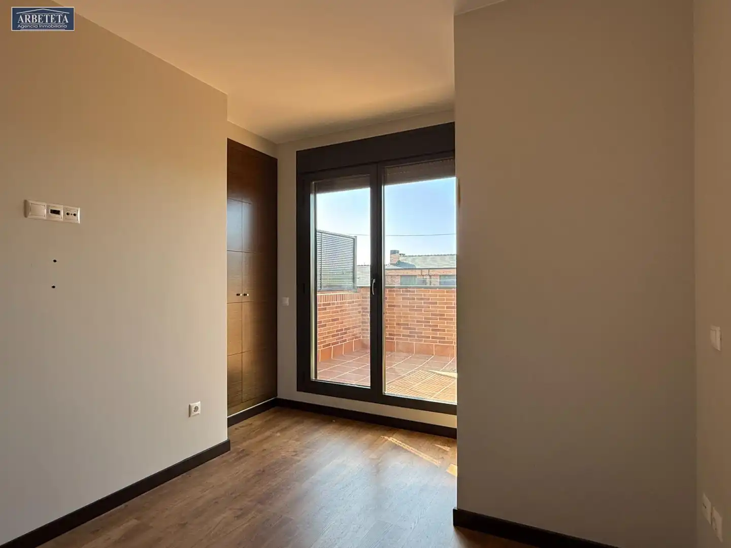 Casa adosada en venta en Urb. Belvalle