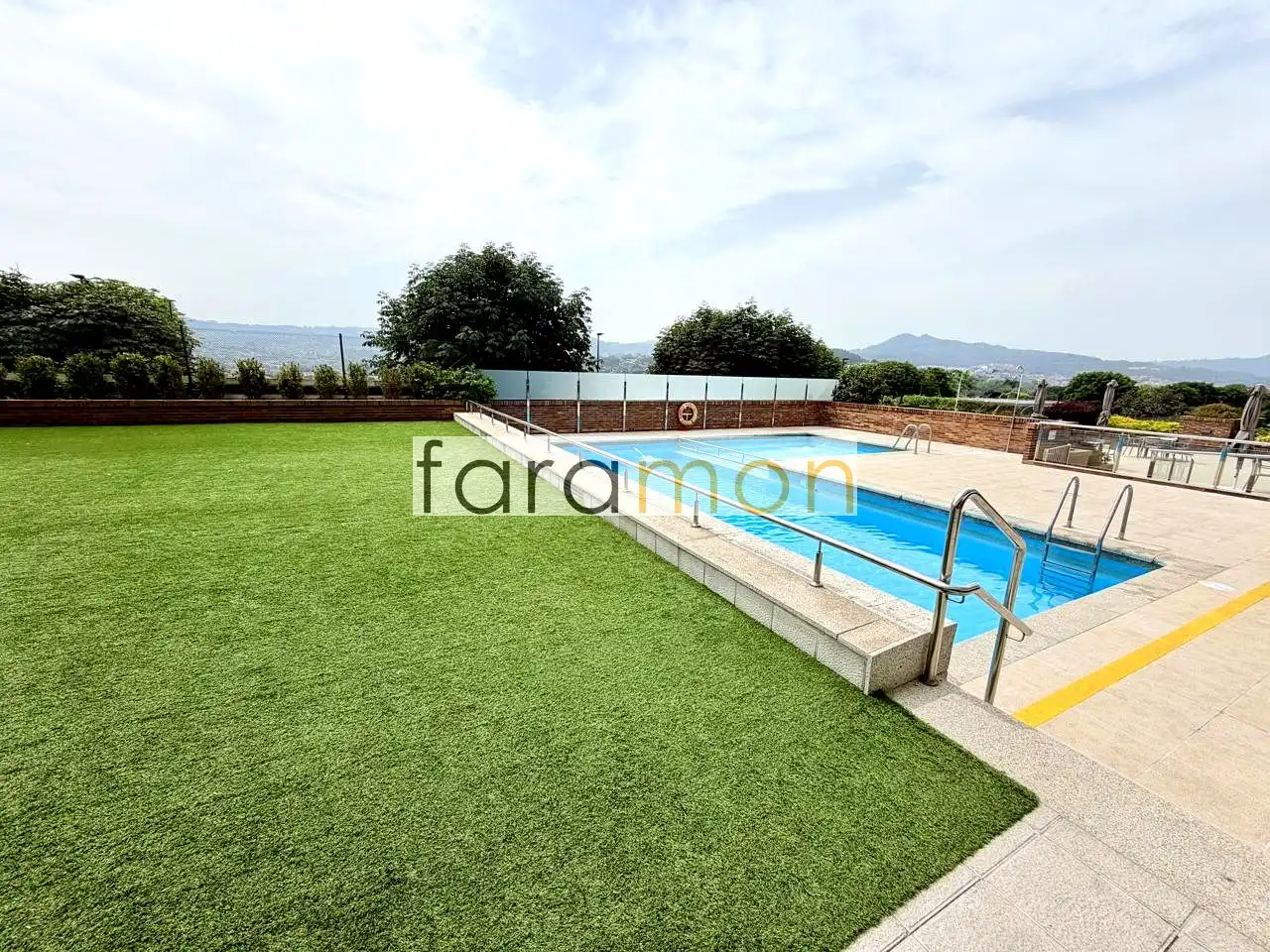 Swimming pool of Flat for rent in Vigo   with Air Conditioner, Heating and Terrace