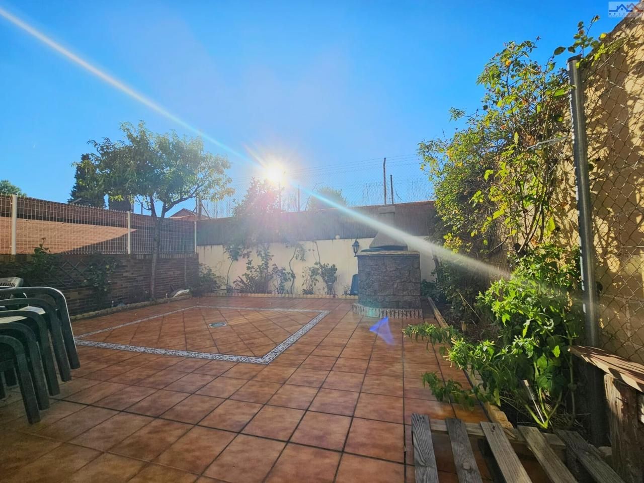 Jardí de Casa adosada en venda en Seseña amb Aire condicionat, Calefacció i Jardí privat