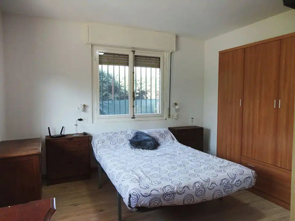 Habitación de Casa o chalet en venta en Salas de los Infantes con Calefacción y Jardín privado