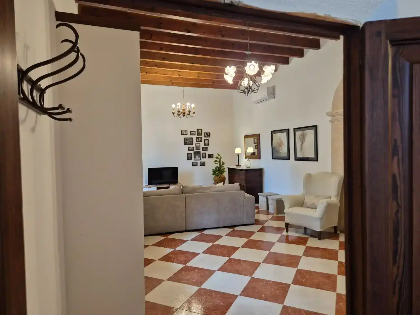 Sala d'estar de Casa adosada de lloguer en Ariany amb Aire condicionat, Jardí privat i Traster