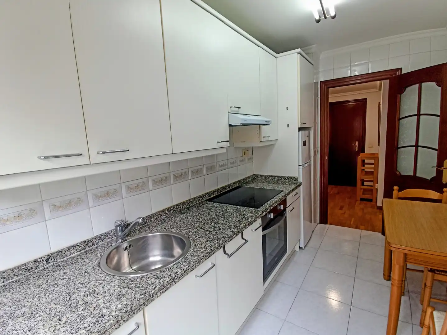 Cocina de Piso de alquiler en Gijón  con Calefacción, Amueblado y Horno
