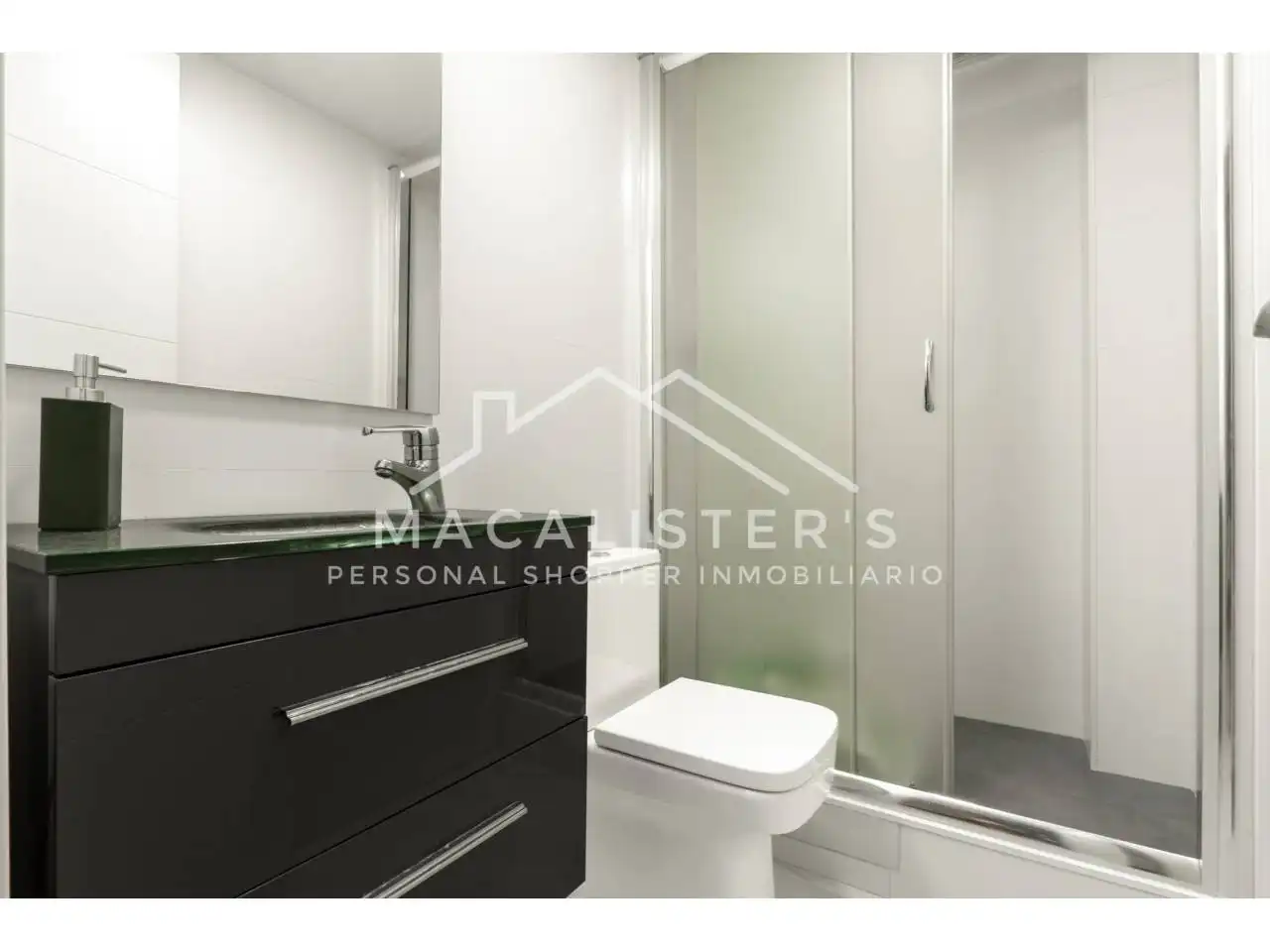Baño de Casa adosada en venta en Vilassar de Mar con Aire acondicionado, Calefacción y Jardín privado