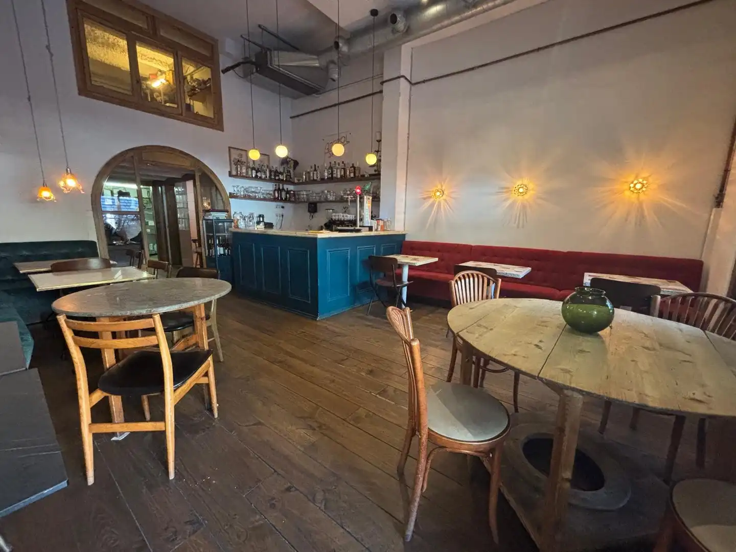 Business premises for transfer in Eixample, imagen 2
