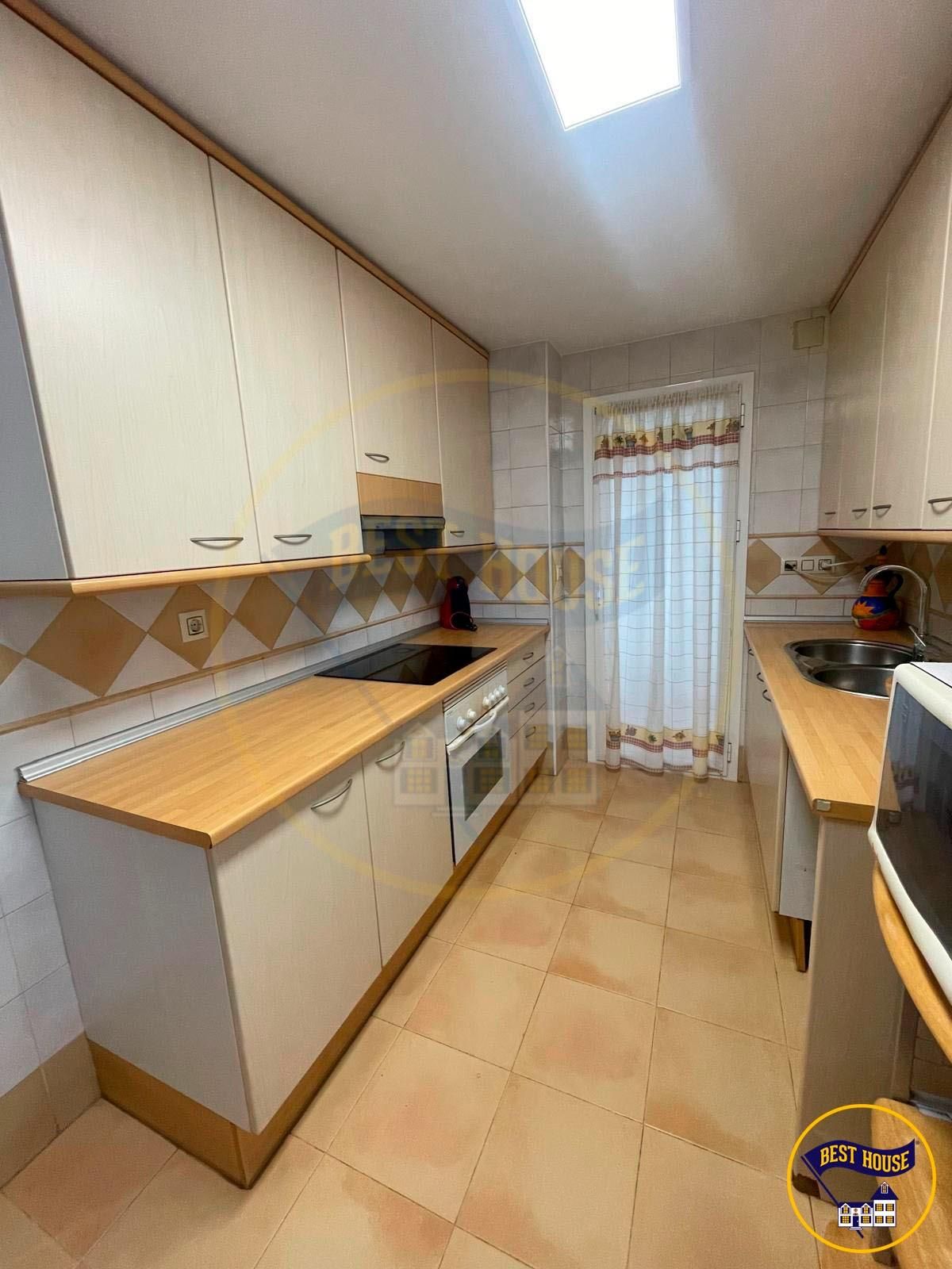 Flat for sale in Reyes Católicos - Paseo San Antonio