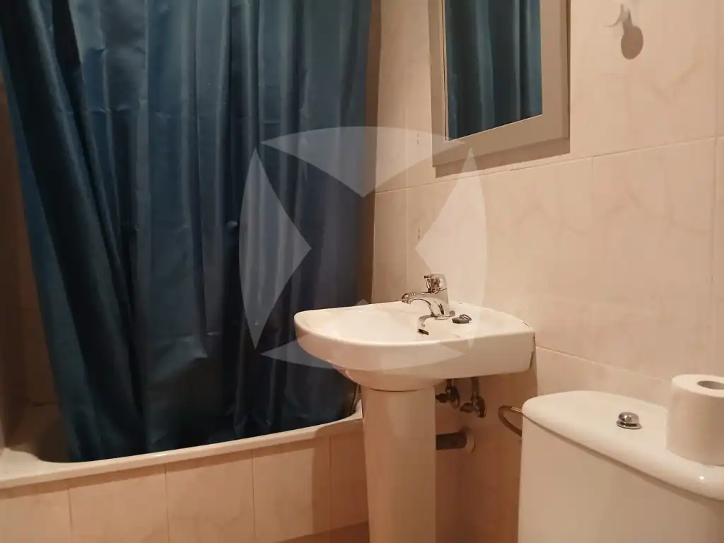 Bany de Pis en venda en Cáceres amb Aire condicionat i Moblat