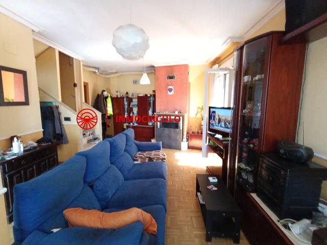 Casa adosada en Venta en Villafría - La Ventilla - Castañares