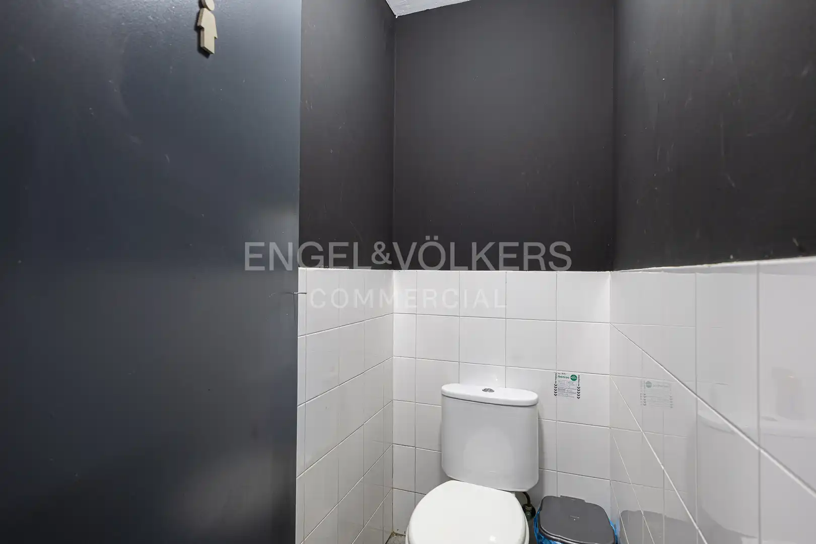 Badezimmer von Geschaftsraum zur Miete in Barcelona mit Klimaanlage