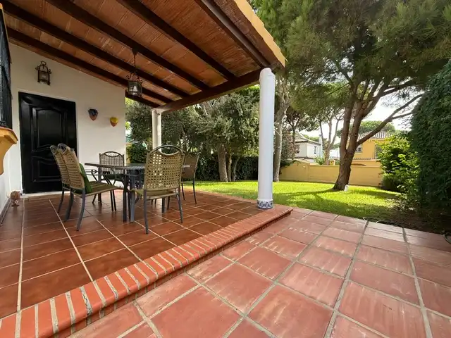 Terrassa de Casa o xalet en venda en Chiclana de la Frontera amb Aire condicionat, Terrassa i Moblat