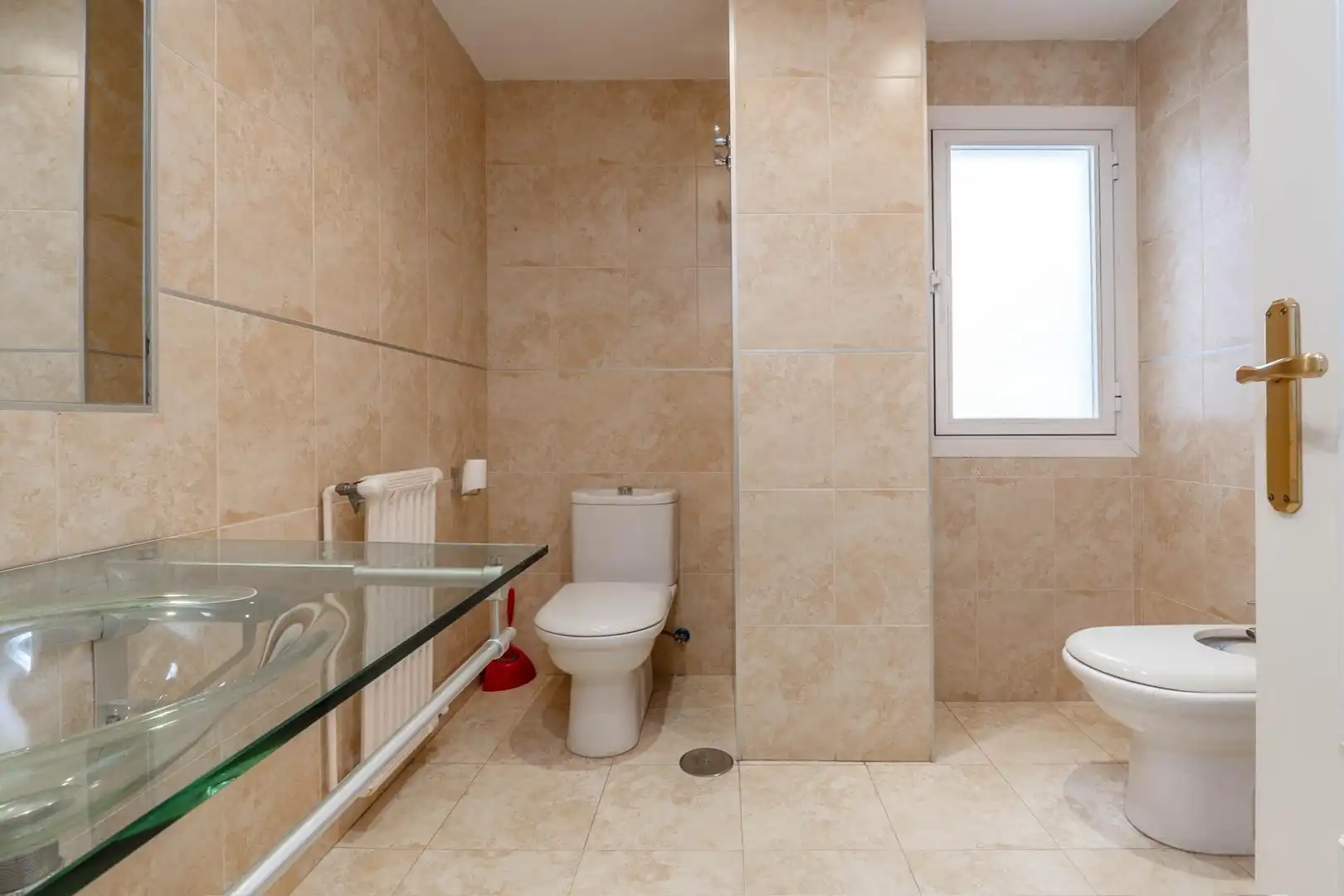 Badezimmer von Wohnung zum Verkauf in Granada mit Klimaanlage, Heizung und Terrasse