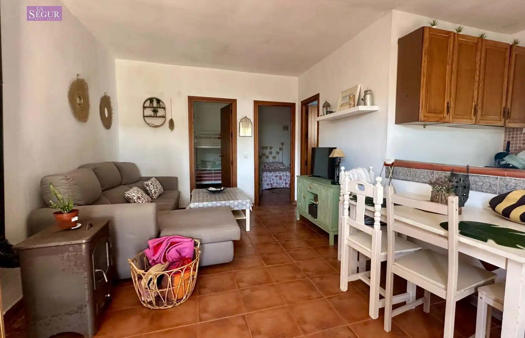 Sala d'estar de Casa o xalet en venda en Barbate amb Jardí privat, Terrassa i Moblat