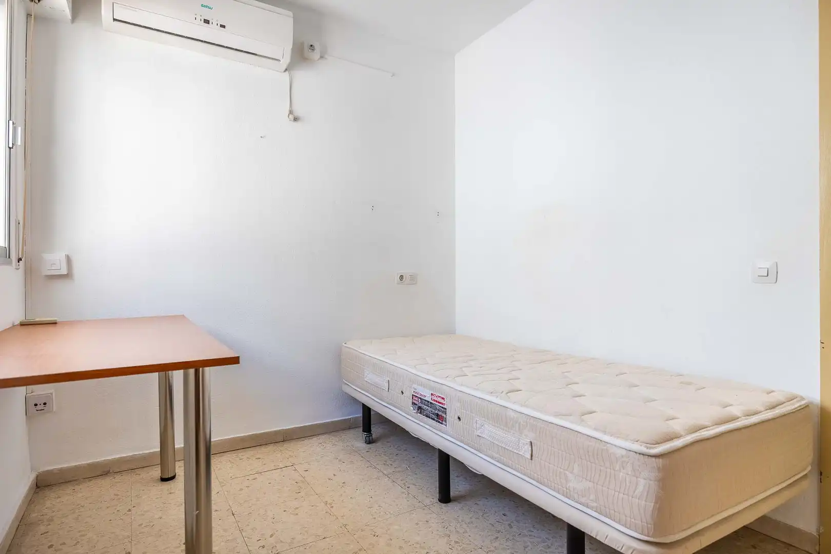 Bedroom of Flat for sale in Sevilla