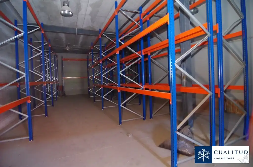 Nau industrial en venda a Oeste