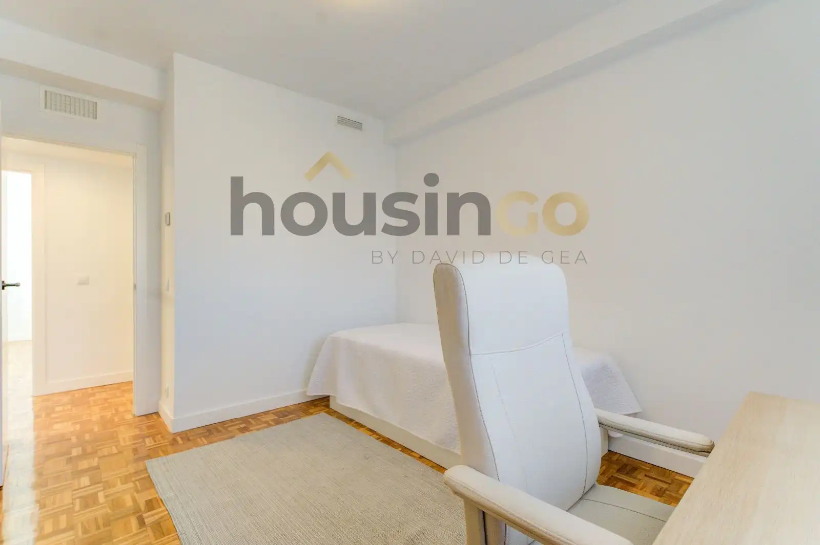 Flat for rent in Madrid  with Air Conditioner, Parquet flooring and Terrace