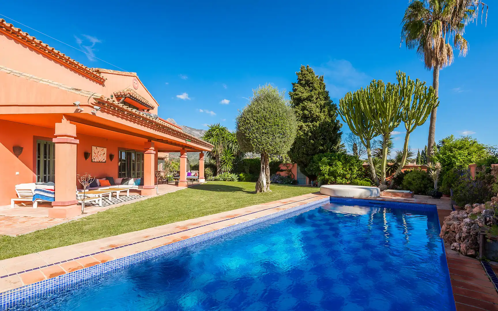 House with pool for sale in Nueva Andalucía, imagen 29