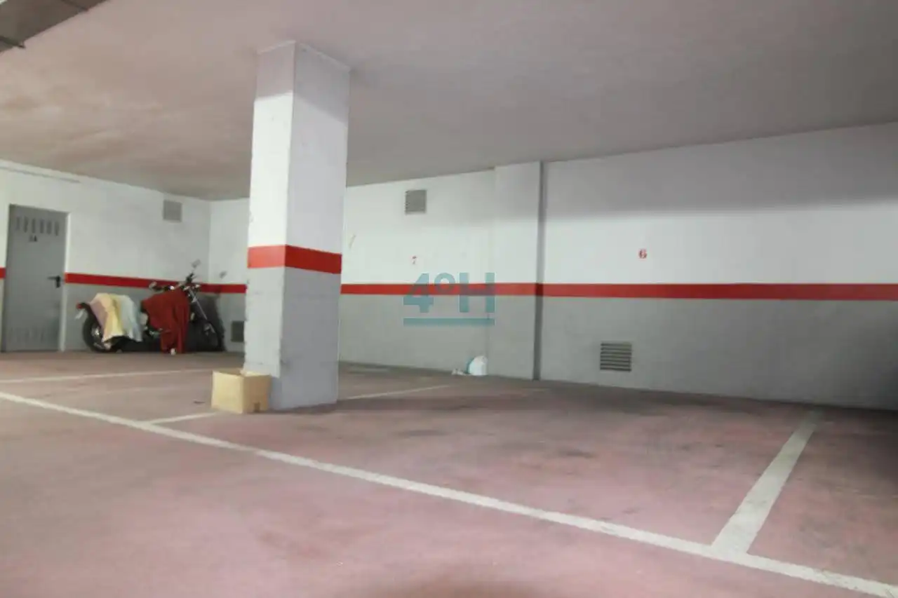 Parking of Study for rent in Ourense Capital   with Air Conditioner, Heating and Parquet flooring